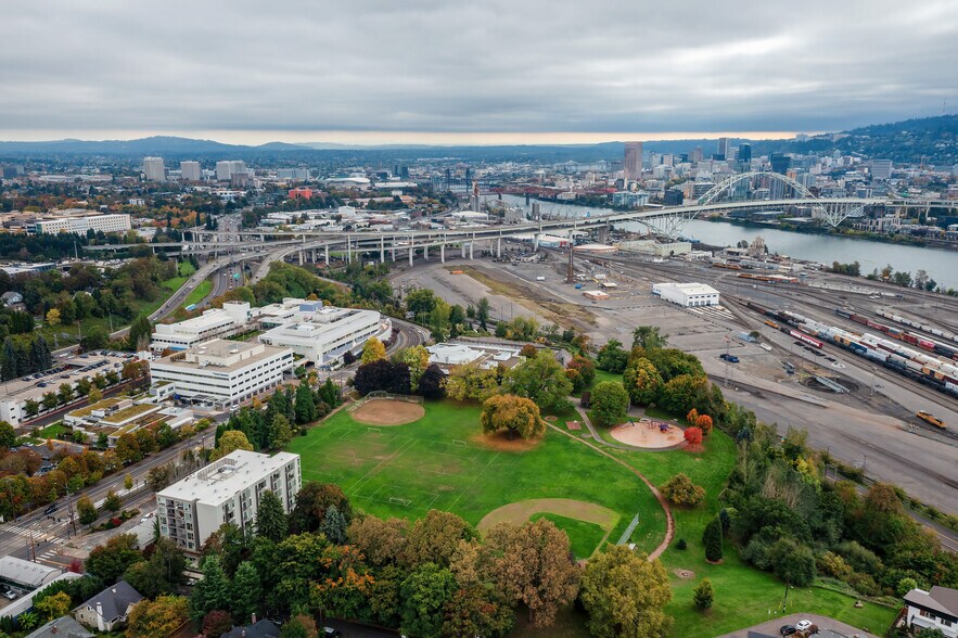 More Photos Of 3325 N Interstate Ave, Portland Office For Sale