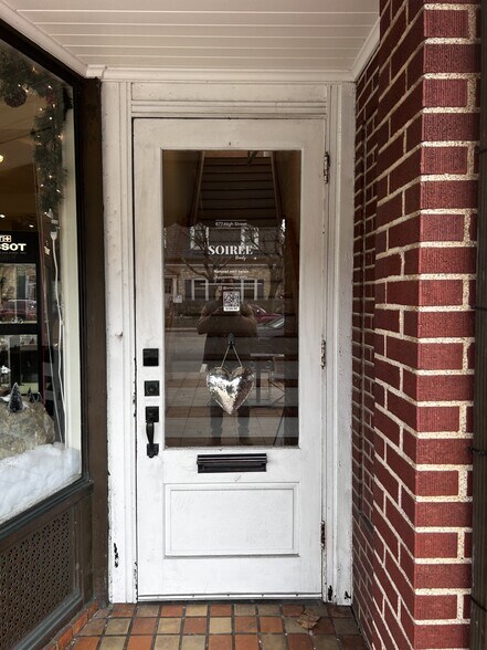 More Photos Of 677 High St, Columbus Storefront Retail Office For Lease