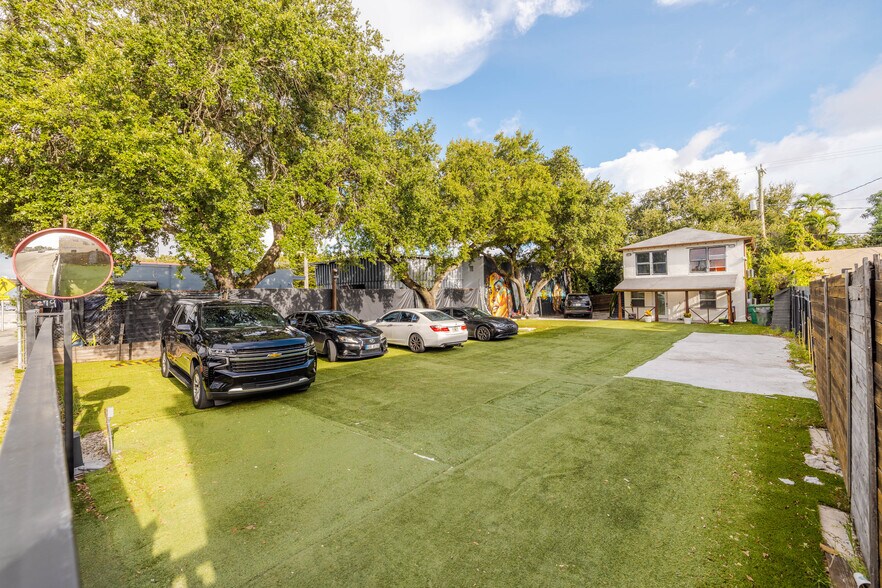 More Photos Of 279 NW 54th St, Miami Flex For Sale