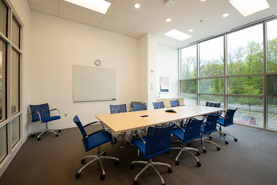 More Photos Of 6801 Brecksville Rd, Independence Research And Development For Lease