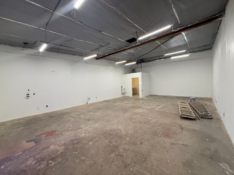 More Photos Of 3800 Niles St, Bakersfield General Retail For Lease