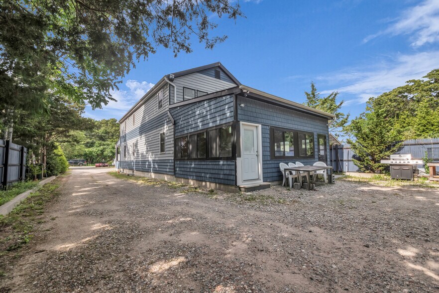 More Photos Of 715 Flanders Rd, Riverhead Office For Sale