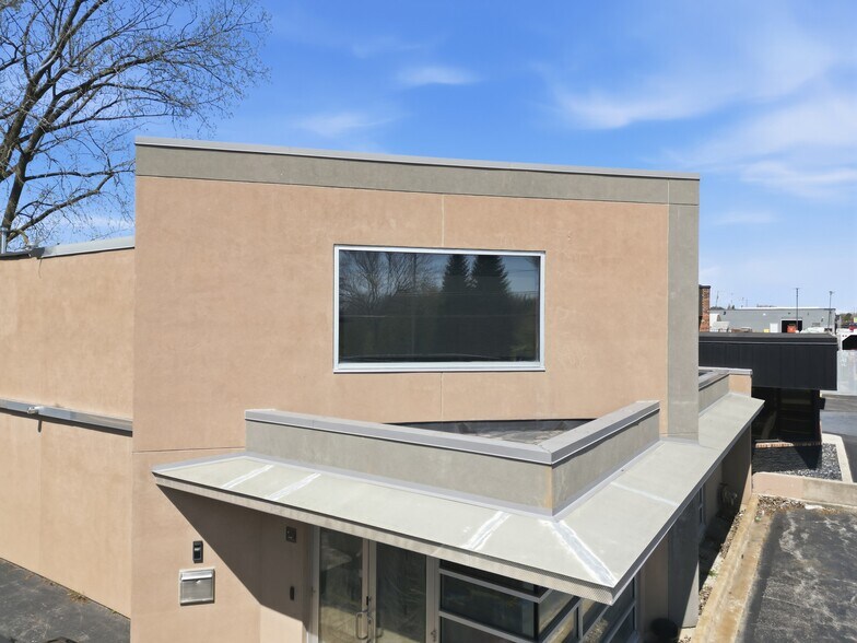 More Photos Of 11324 Southwest Hwy, Palos Hills General Retail For Sale
