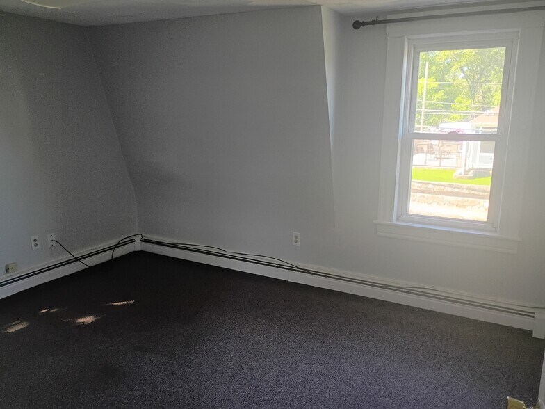 More Photos Of 247 Main St, North Reading Office For Lease