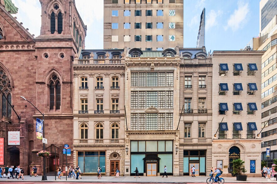 More Photos Of 712 Fifth Ave, New York Office For Lease