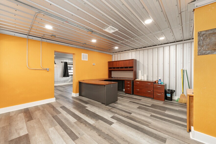 More Photos Of 818 N Magnolia Ave, Ocala Warehouse For Sale