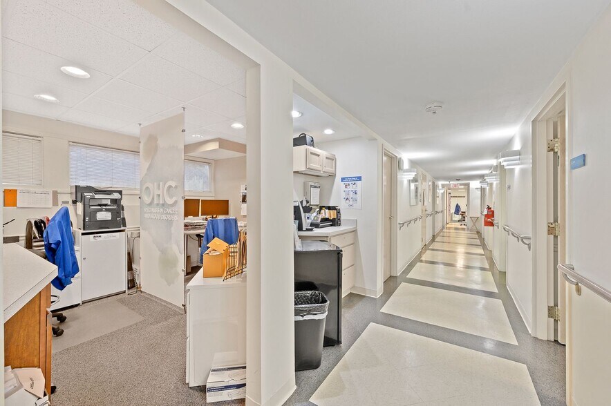 More Photos Of 71 E Hollister St, Cincinnati Medical For Lease