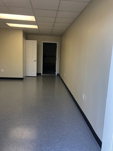 More Photos Of 2600 Center St, Deer Park Manufacturing For Lease