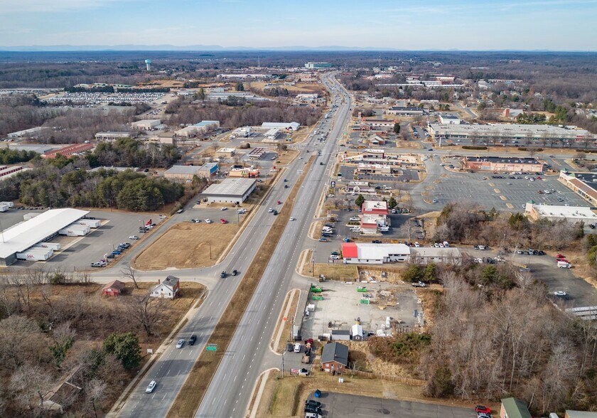 More Photos Of 696 Warrenton Rd, Fredericksburg Office For Sale