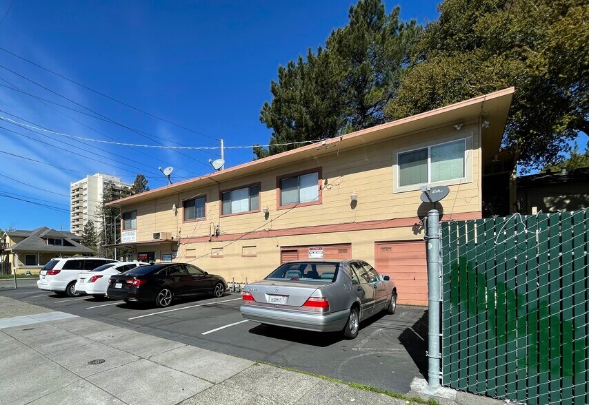 More Photos Of 212 S E St, Santa Rosa Storefront Retail Residential For Sale