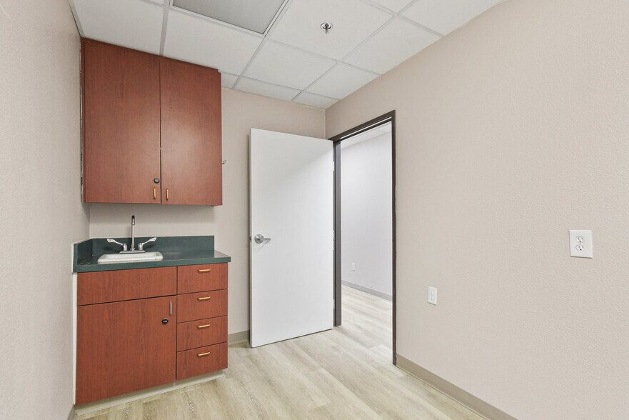 More Photos Of 256 Landis Ave, Chula Vista Medical For Lease