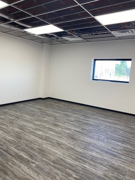 More Photos Of 8409 SW 23rd Pl, Oklahoma City Warehouse For Lease