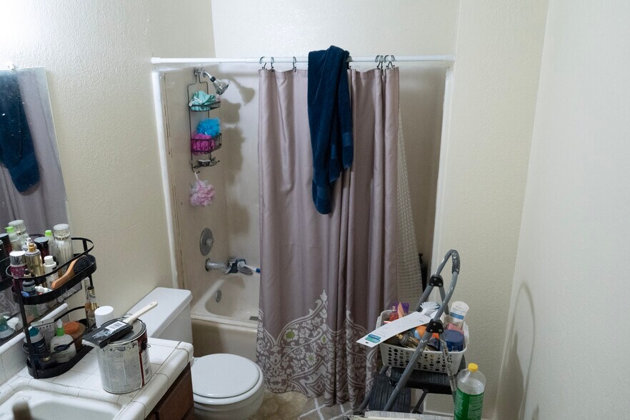 More Photos Of 1491-1499 Bellevue Rd, Atwater Apartments For Sale