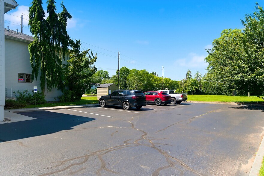 More Photos Of 801 Hughes Dr, Hamilton Office Residential For Sale