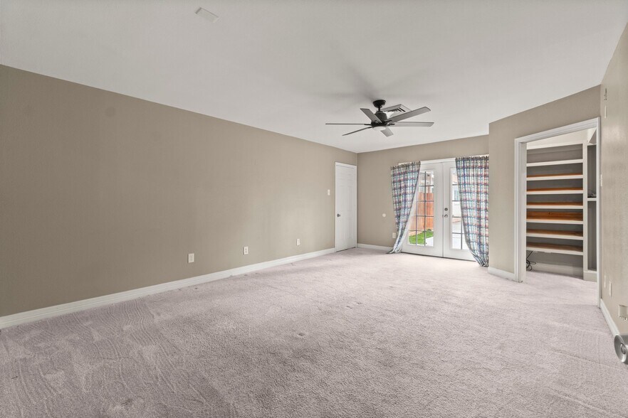 More Photos Of 2042 Teal Dr, Spring Dormitory For Sale