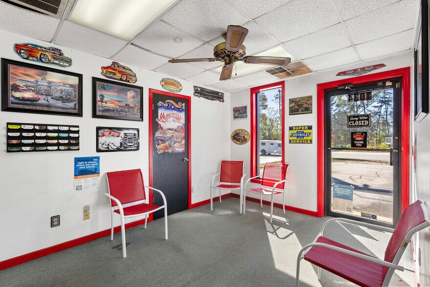 More Photos Of 1034 NE Main St, Simpsonville Auto Repair For Sale