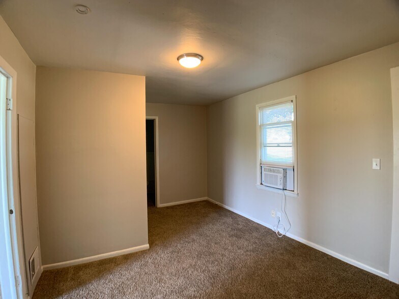 More Photos Of 1109 N Scott Ave, Belton Apartments For Sale