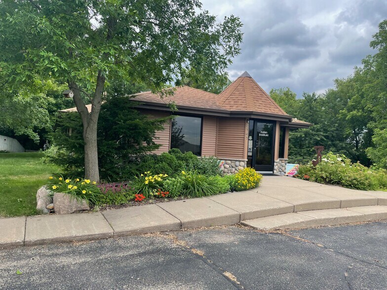 More Photos Of 4141 Old Sibley Memorial Hwy, Eagan Office For Sale