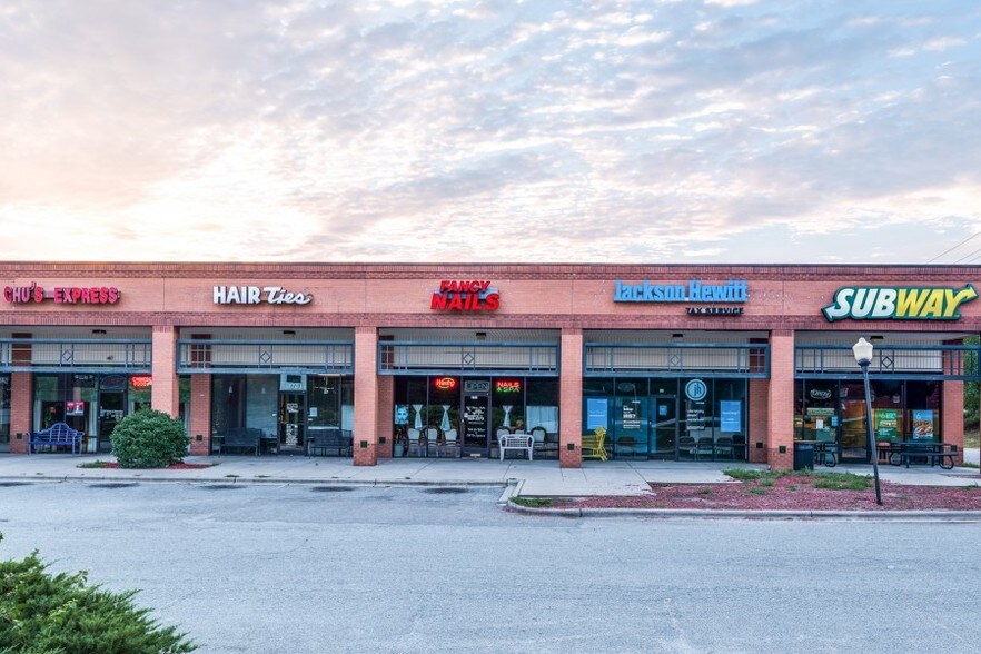 More Photos Of 1677 Westchester Dr, High Point Unknown For Lease