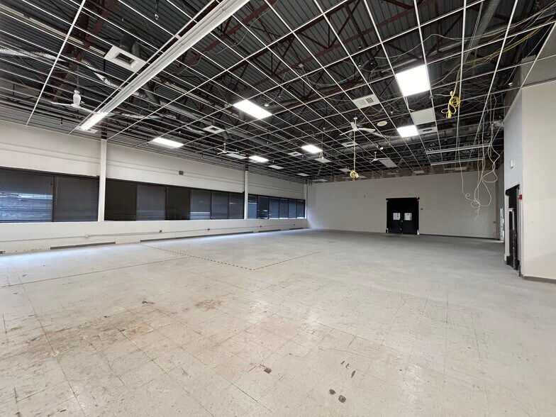 More Photos Of 36 Apple Ridge Rd, Danbury Manufacturing For Sale