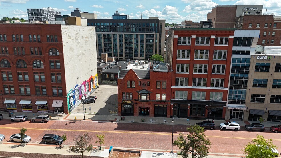 Primary Photo Of 58 Ionia Ave SW, Grand Rapids Restaurant For Sale