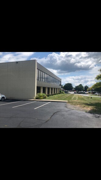 More Photos Of 1314 Edwin Miller Blvd, Martinsburg Office For Lease