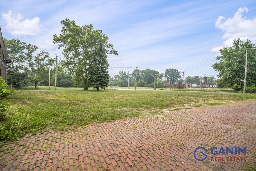 More Photos Of 13515 Saint Clair Ave, Cleveland Apartments For Sale