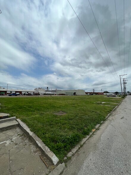 More Photos Of 1437 Gentry St, Kansas City Land For Lease