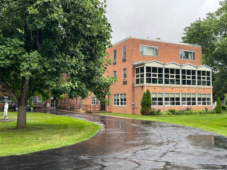 More Photos Of 2408 W Heading Ave, West Peoria Healthcare For Sale