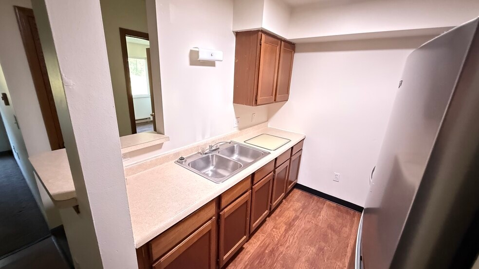 More Photos Of 432 McConnell St, Uhrichsville Apartments For Sale