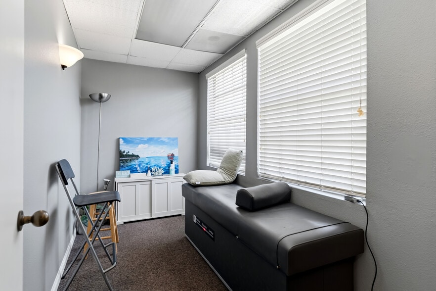 More Photos Of 2900 Bristol St, Costa Mesa Office For Sale