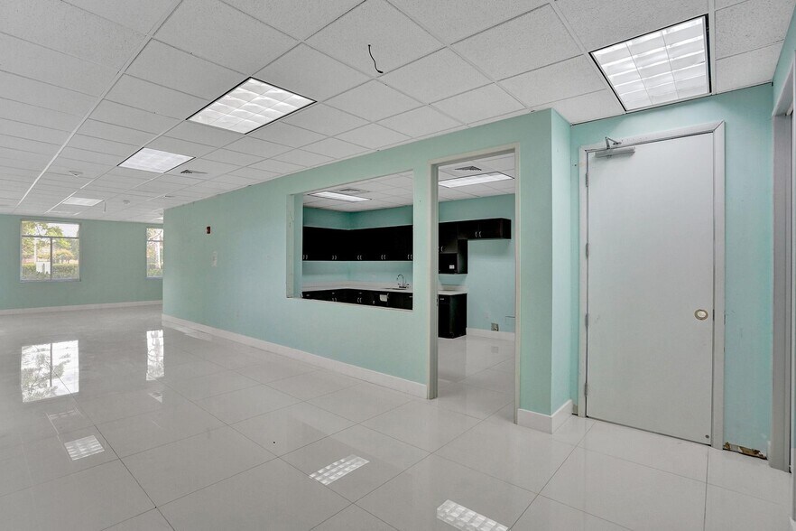 More Photos Of 15620 SW 29th St, Miramar Medical For Sale