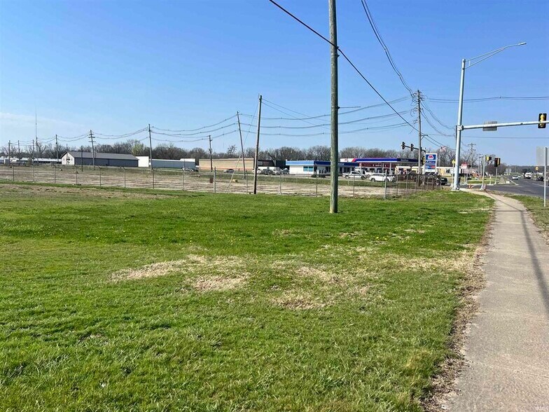 More Photos Of 1015 W 9th St, Mount Carmel Warehouse For Sale