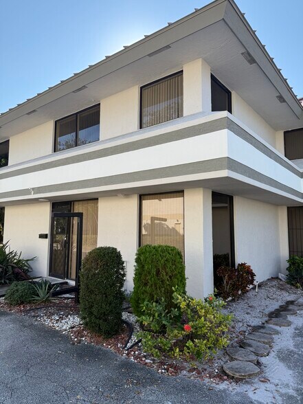 More Photos Of 6401 E Rogers Cir, Boca Raton Light Distribution For Lease