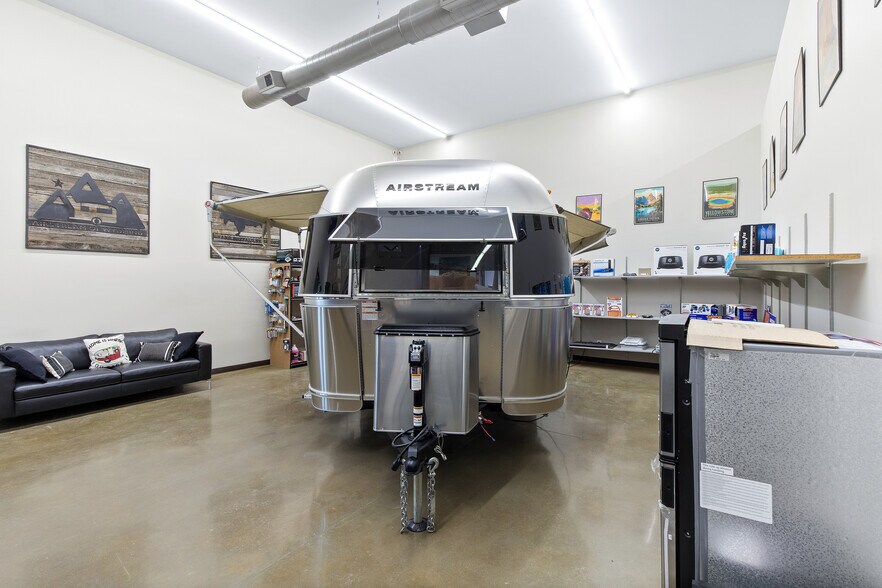 More Photos Of 22 Rorke rd, Etna General Retail For Sale