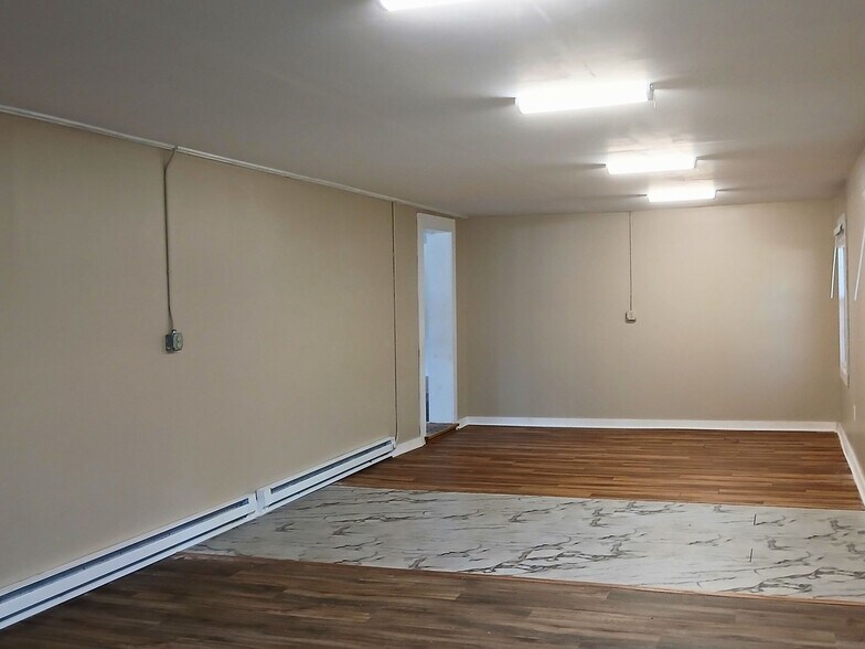 More Photos Of 3154-3156 US 70 Hwy, Black Mountain Office For Lease