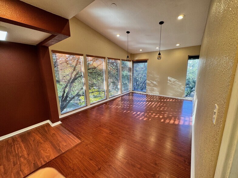 More Photos Of 2525 Wallingwood Dr, Austin Office For Lease