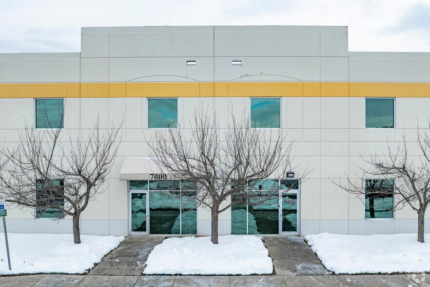 More Photos Of 7000 Gateway Ct, Manassas Warehouse For Lease