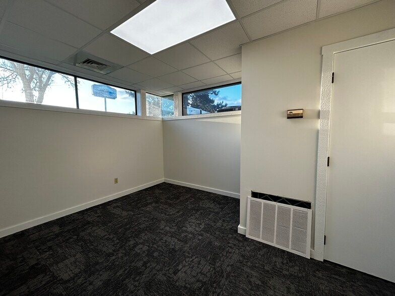 More Photos Of 6820 Roosevelt Ave, Middletown Medical For Lease