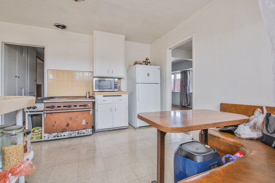 More Photos Of 5221 E Beverly Blvd, East Los Angeles Storefront Retail Residential For Sale