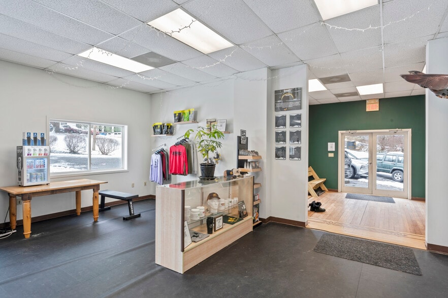 More Photos Of 105 E Cornwell Ln, Purcellville Warehouse For Sale