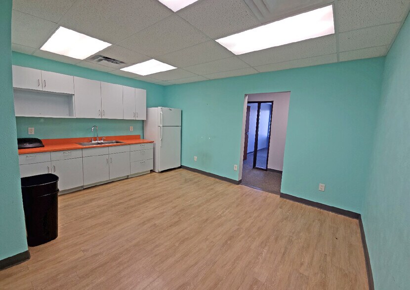 More Photos Of 2207 San Pedro Dr NE, Albuquerque Unknown For Lease