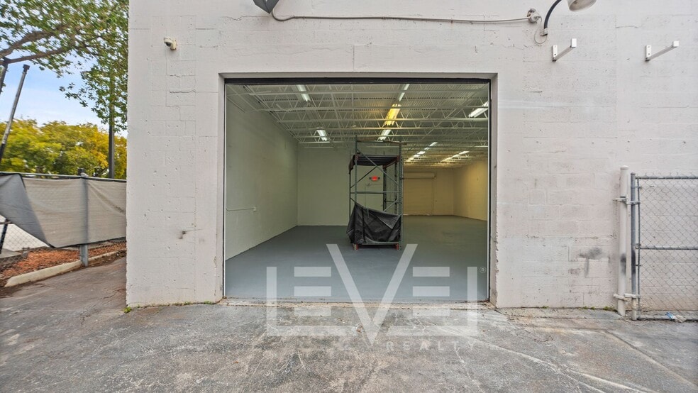 More Photos Of 20 NW 3rd Ave, Deerfield Beach Warehouse For Lease