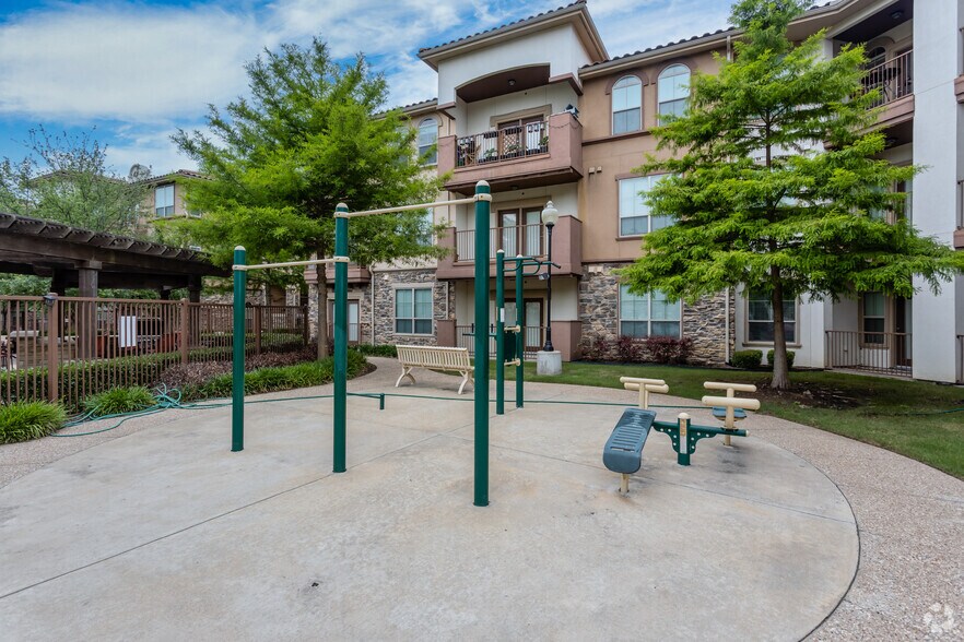 More Photos Of 1601 E Debbie Ln, Mansfield Apartments For Lease