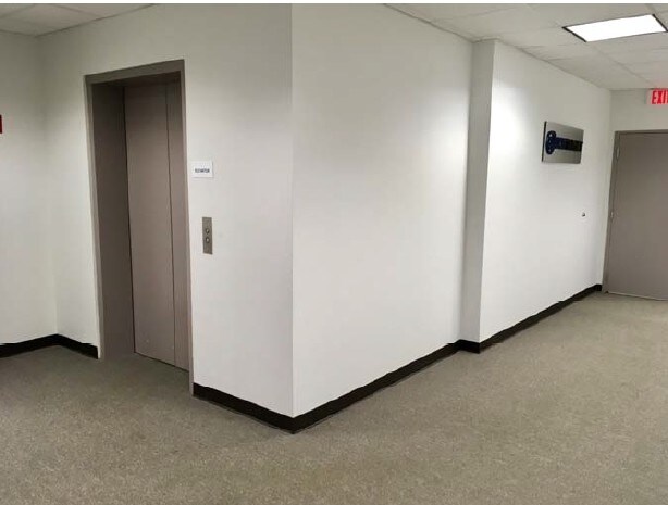 More Photos Of 15 Thames St, Groton Office For Lease