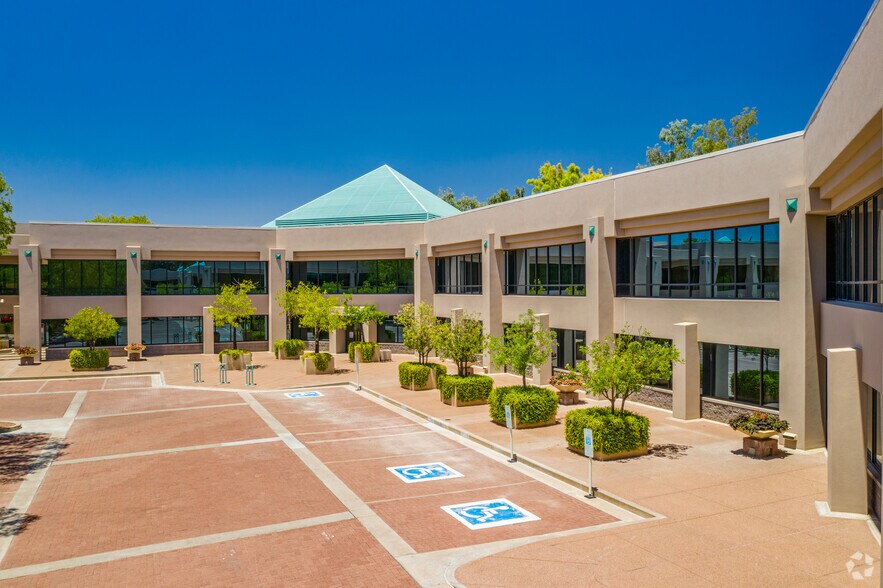 More Photos Of 8877 N Gainey Center Dr, Scottsdale Office For Lease