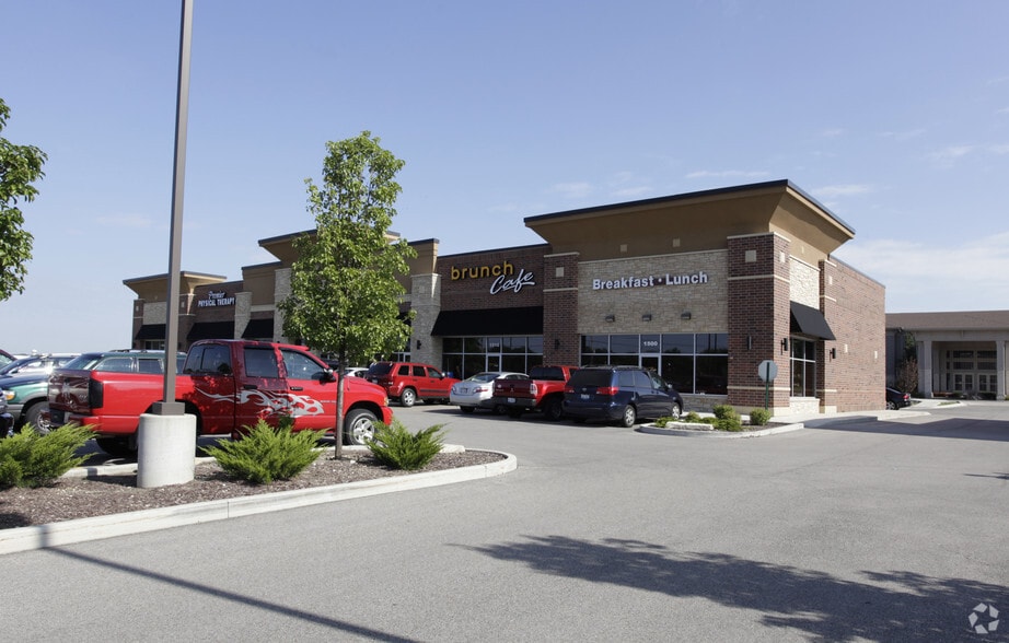 Primary Photo Of 1520 Lake St, Roselle Freestanding For Lease