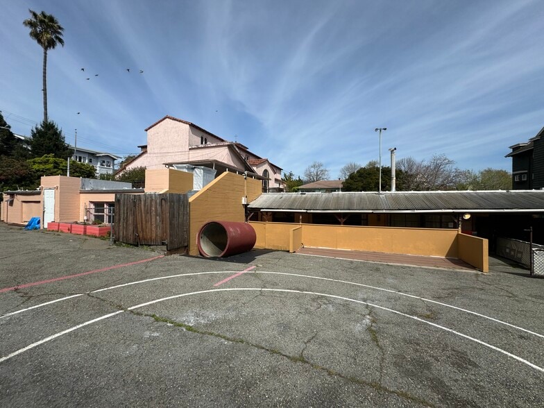 More Photos Of 2330 Prince St, Berkeley Schools For Sale