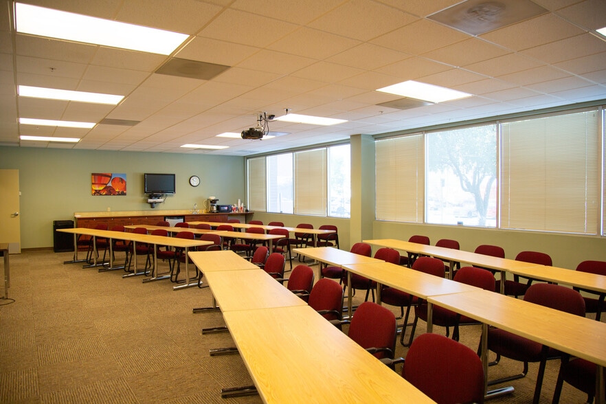 More Photos Of 7471 Pan American Fwy NE, Albuquerque Office For Lease