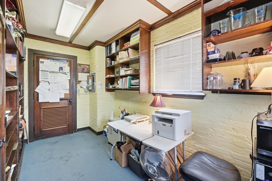 More Photos Of 1703 Dale Rd, Cincinnati Public Library For Sale